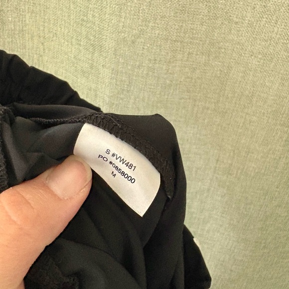 NWOT Vuori Black Miles Jogger size M - Picture 7 of 7